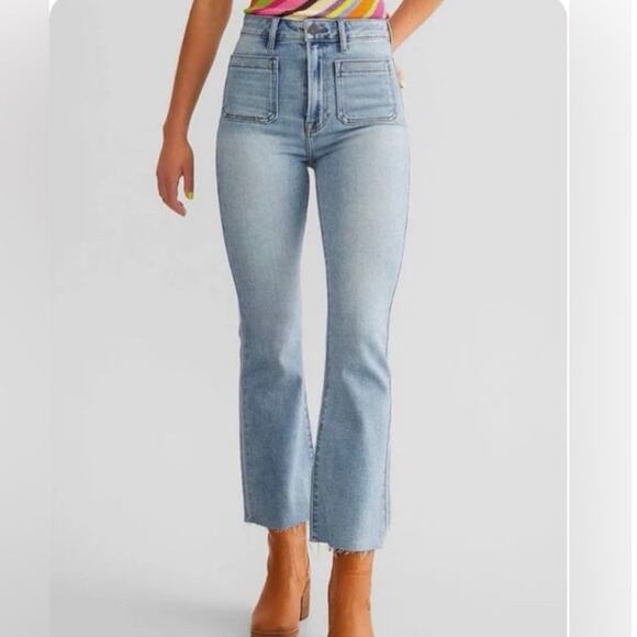 Hidden Denim - Hidden Los Angeles Happi Crop Light Wash Crop Flare Denim Jeans, Size 26